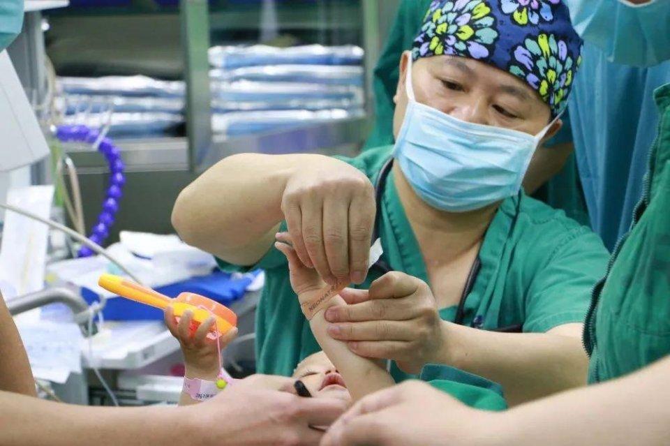 霍林郭勒市妇婴监护型护送