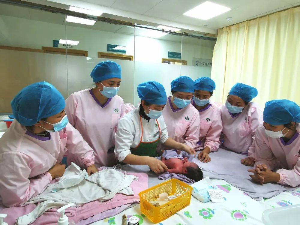 霍林郭勒市妇婴监护型护送